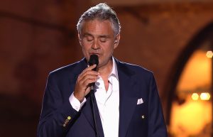  Andrea Bocelli