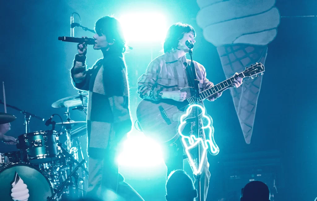 Tegan Quin And Sara Quin