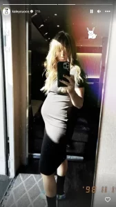 kaley-cuoco-baby-bump-