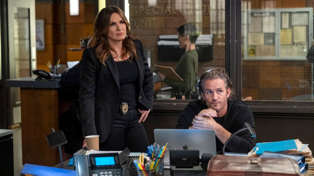 ‘Law & Order: SVU’ Bosses on Getting to Season 25 and “Superhero” Mariska Hargitay