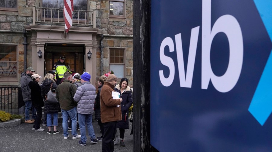 Why regulators’ confidential bank ratings should not be public information