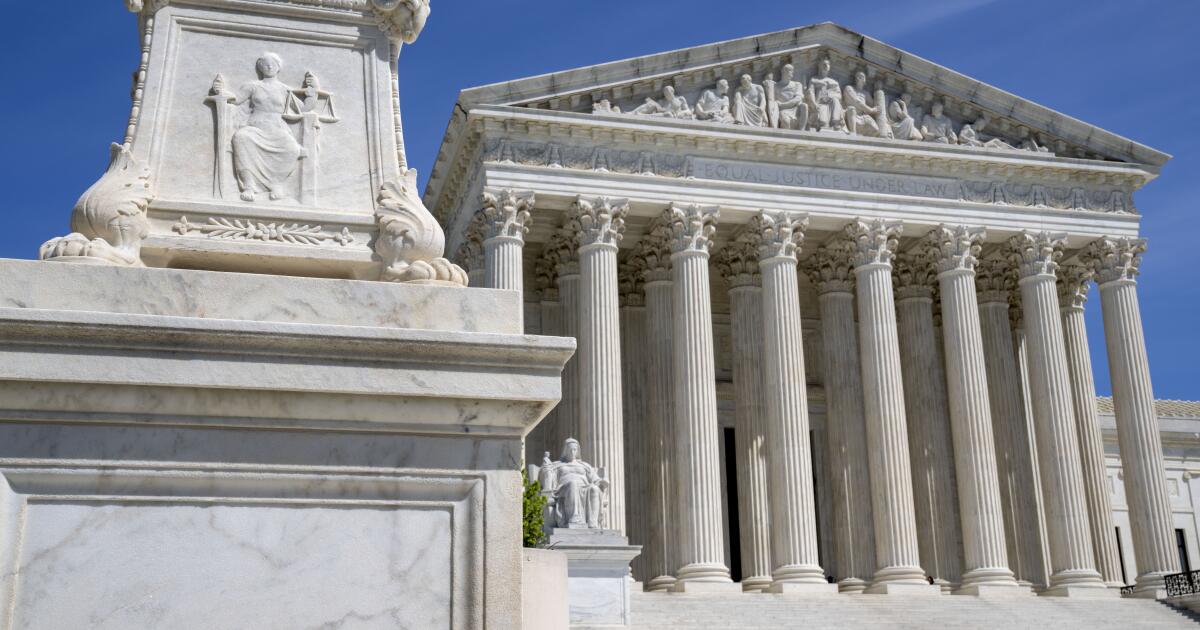 Abcarian: In a righteous world, Trump couldn’t run. Does the Supreme Court live in that world?