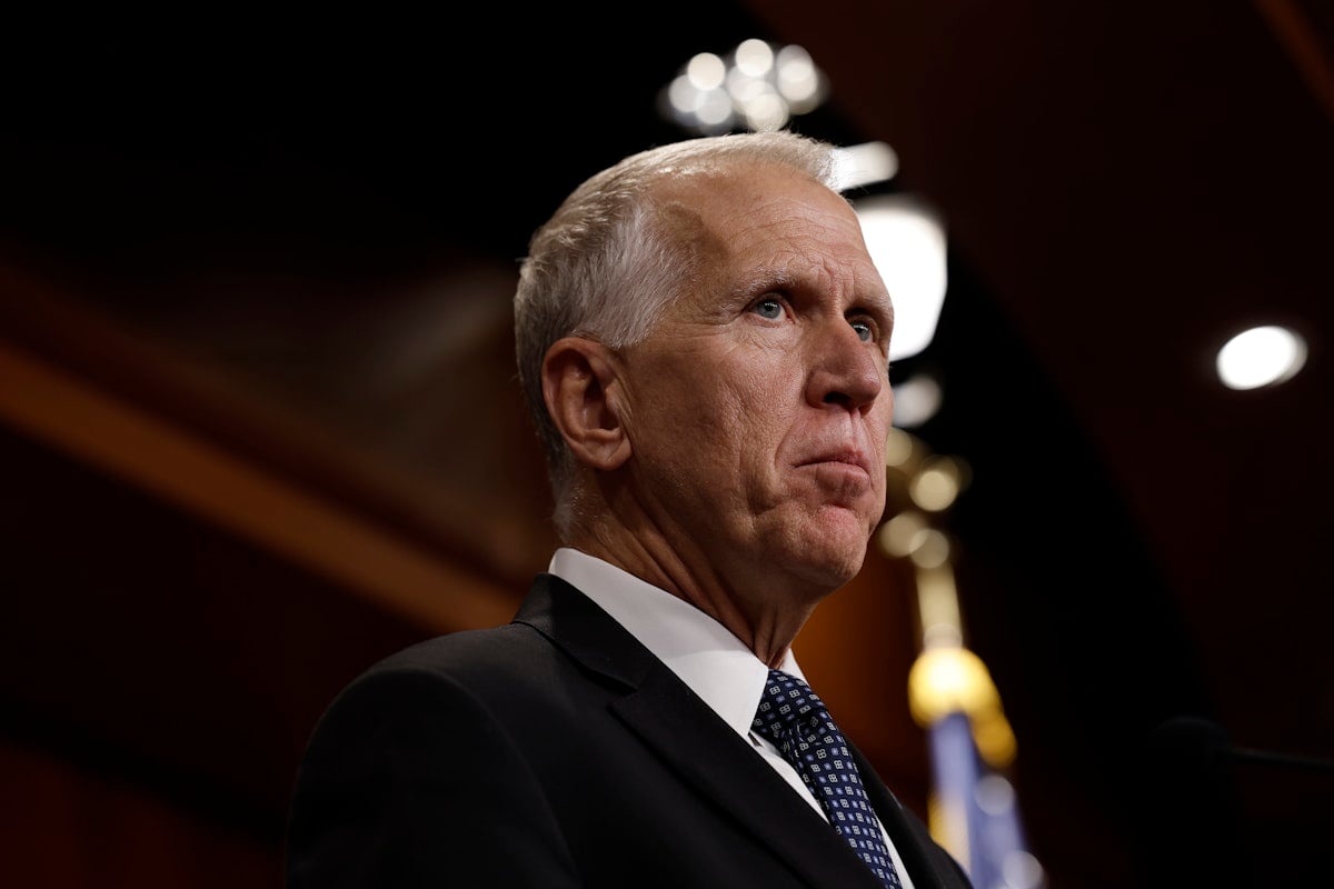 GOP Senator Gives Dire Warning on Putin Apologists After Navalny Death
