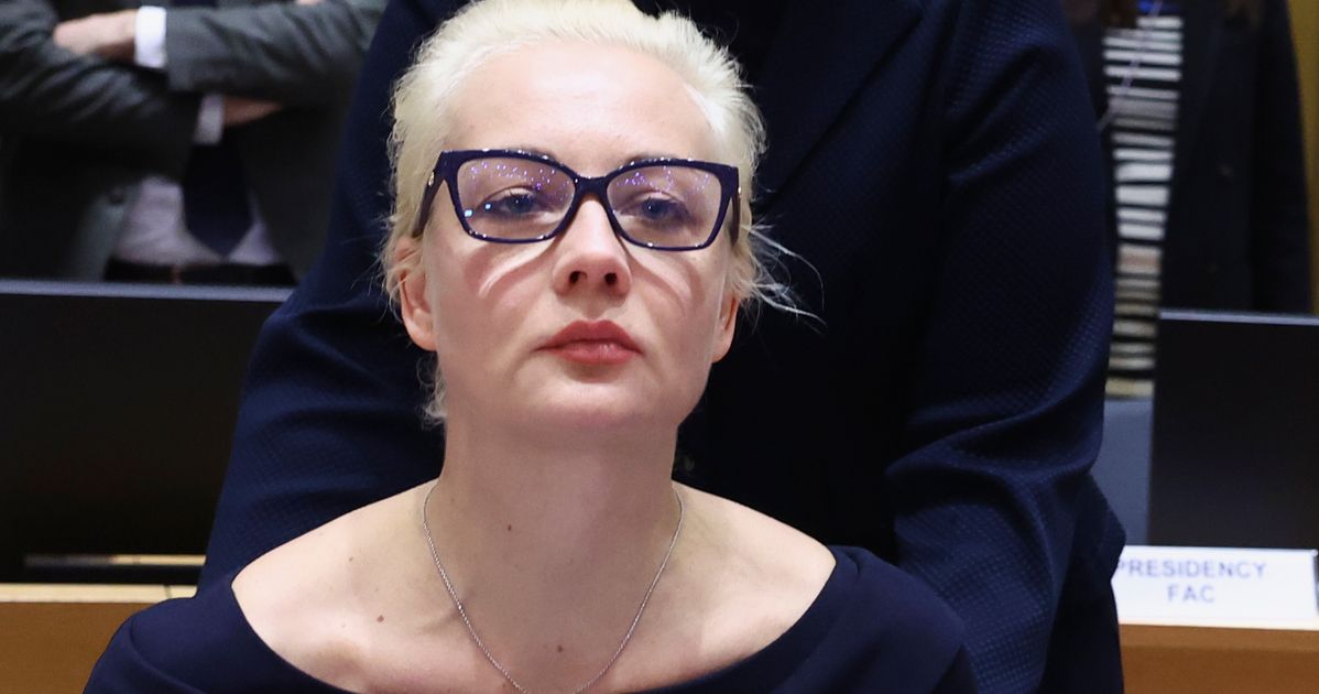 Navalny’s Widow Vows To Continue His Fight Against Kremlin, Punish Putin