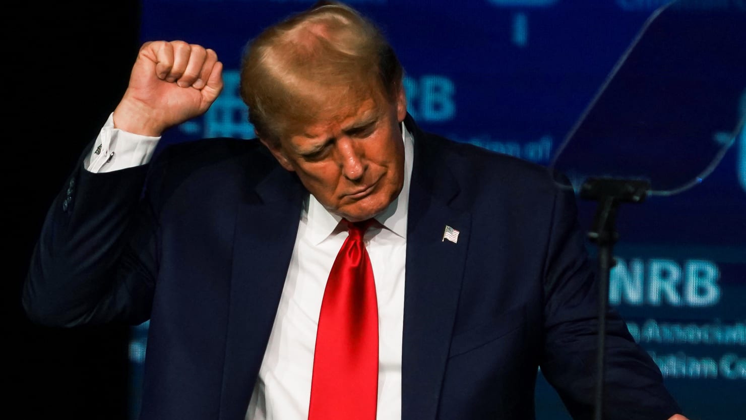 Trump Trashes ‘Loser’ Jimmy Kimmel, Hopes for His Retirement