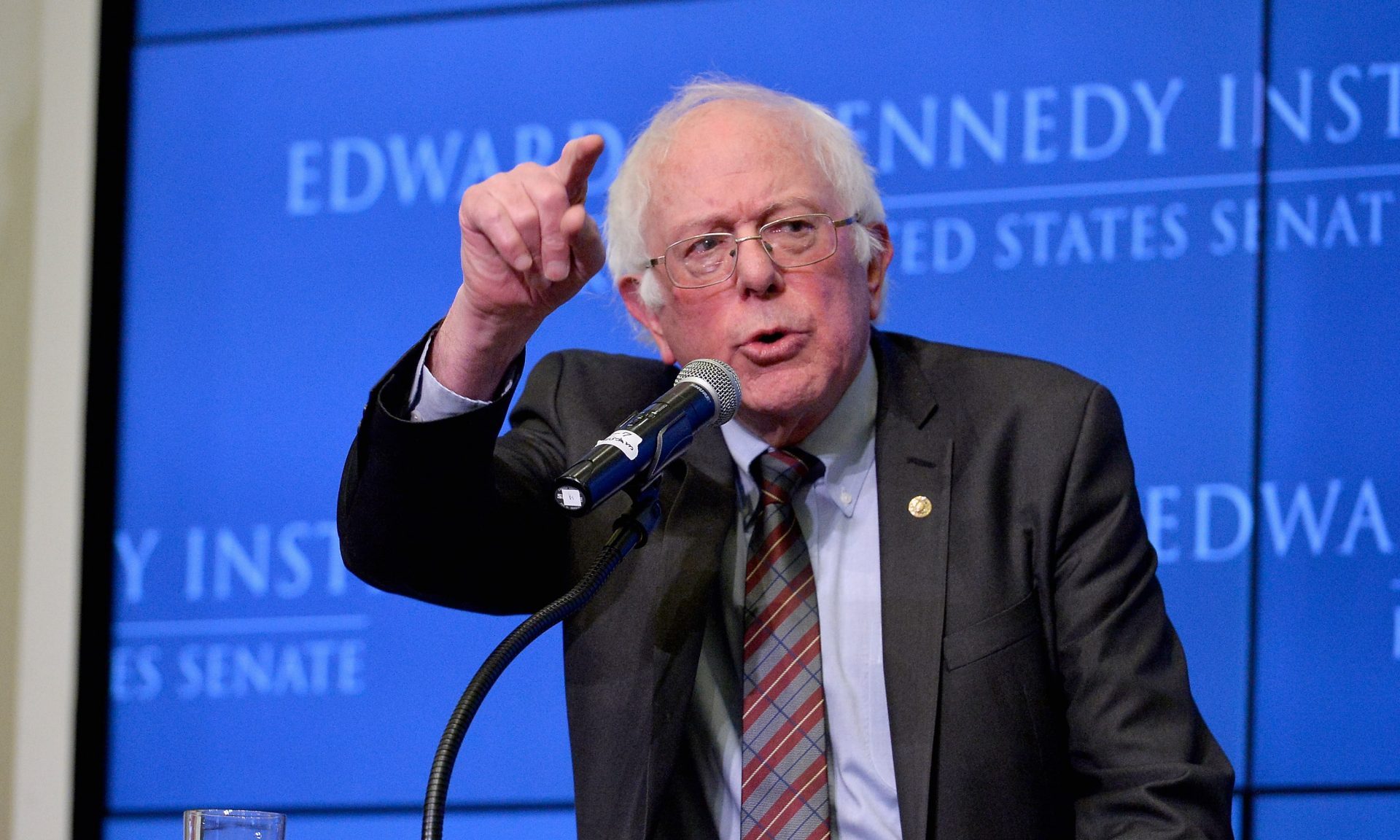 Don’t Play With Him! Bernie Sanders Goes Toe To Toe With Reporter Challenging His Advocacy Of 32-Hour Workweek (WATCH)