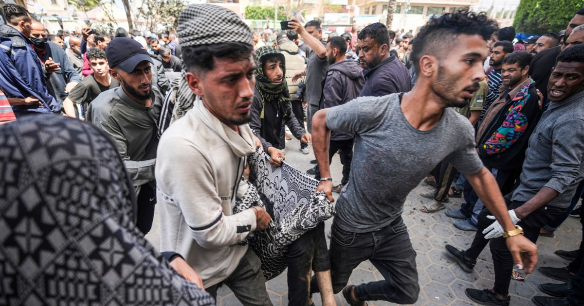 An Israeli airstrike hits a Gaza hospital tent camp, killing 2 Palestinians and hurting journalists
