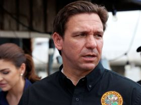 DeSantis Signs Bill to Combat Retail Theft, Attacks Policies in ‘Leftist Jurisdictions’