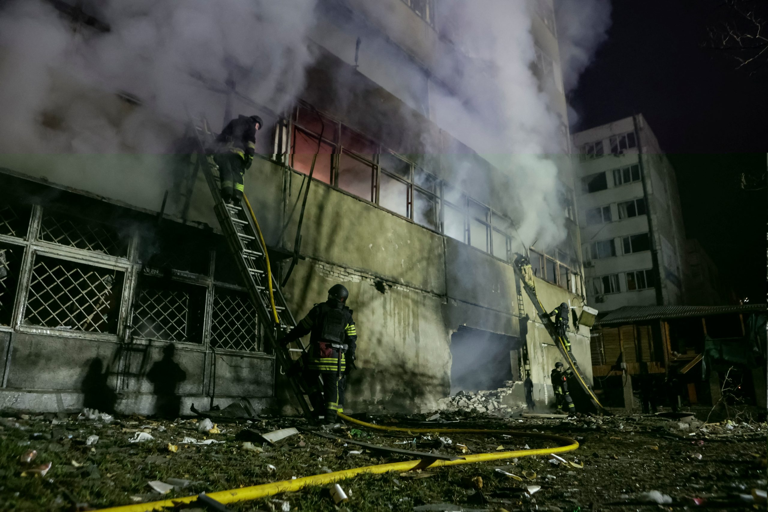 Ceasefire Collapses as Russia and Ukraine Trade Blame, Raise Fears of Renewed Spring Offensive