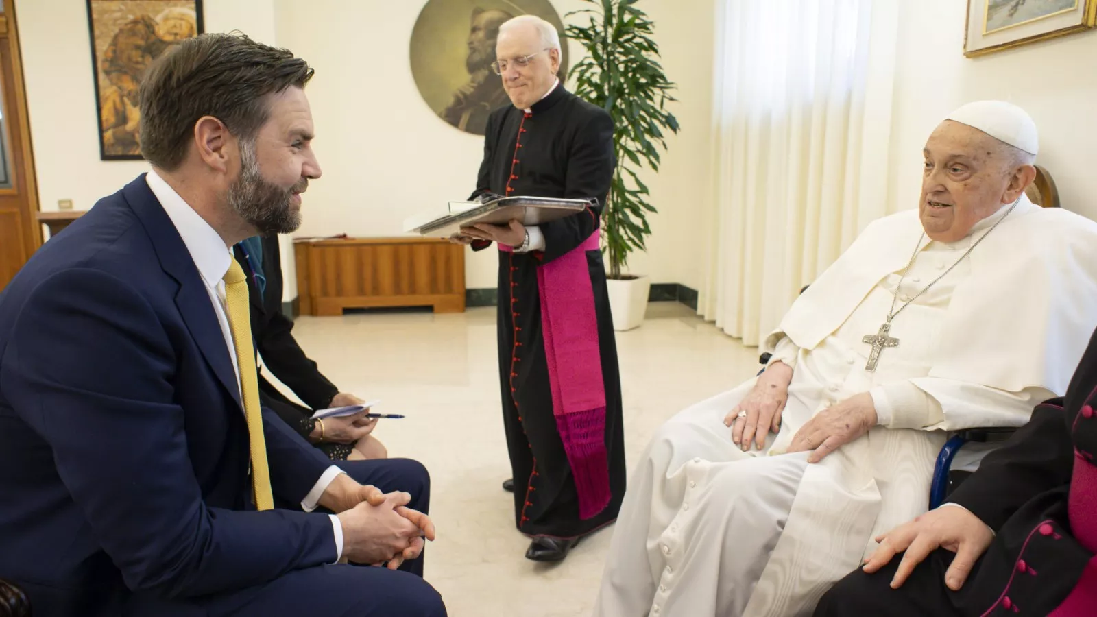 JD Vance Shares Final Easter Moment With Pope Francis Before Pontiff’s Passing on Easter Monday
