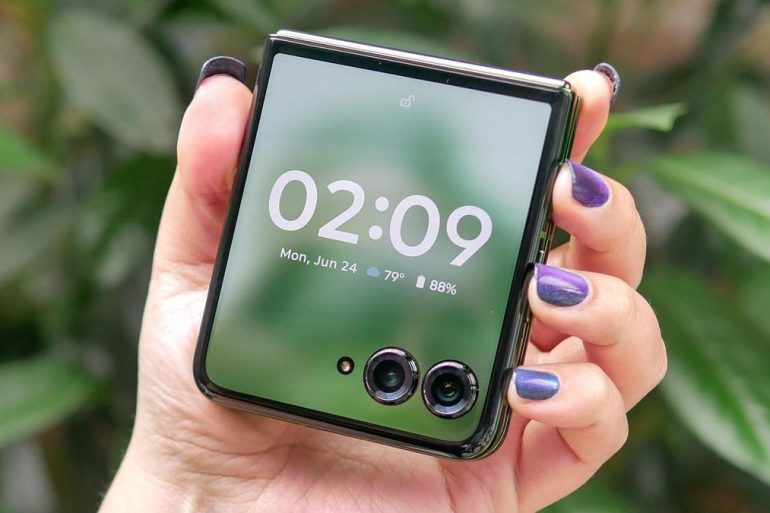 Motorola Teases AI-Focused 2025 Razr and Moto Edge Phones Ahead of April 24 Reveal