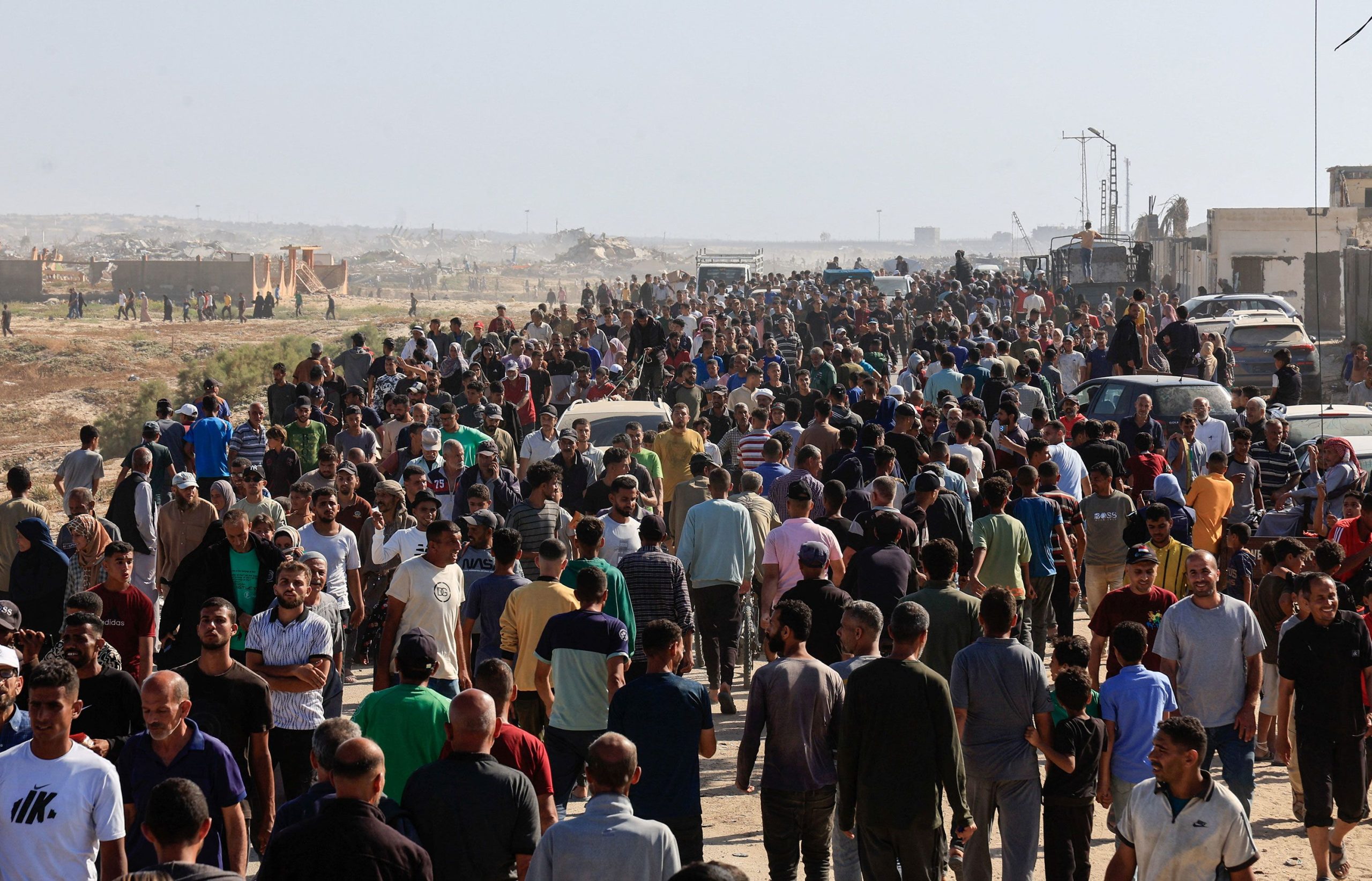 Chaos Erupts at U.S.-Backed Gaza Aid Site as Hunger, Exclusion, and Criticism Intensify