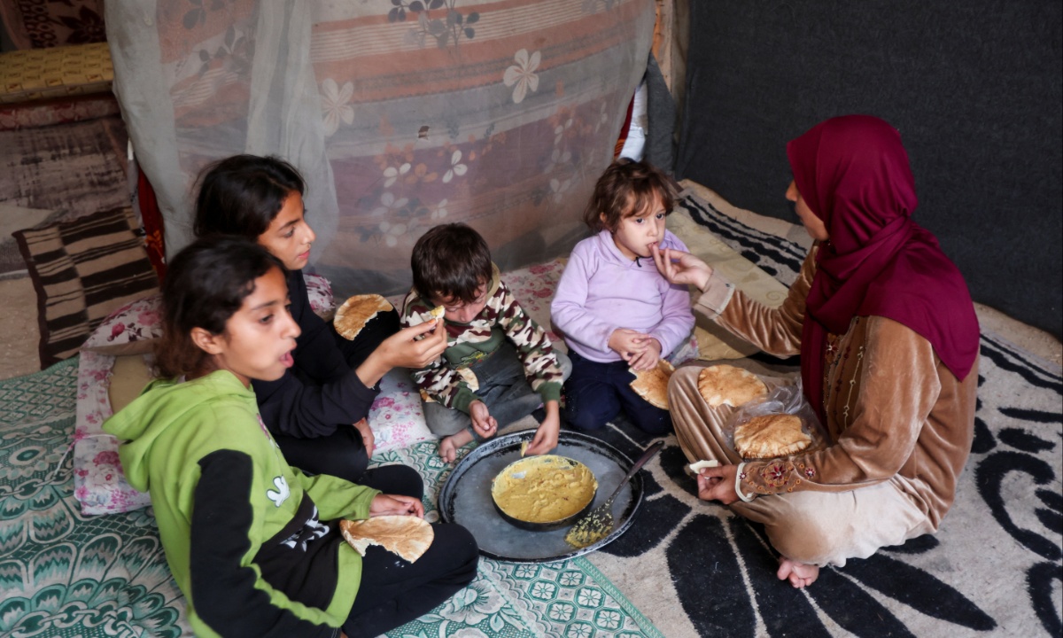 Gaza Mother Fights to Feed Nine Children as Hunger and War Destroy Normal Life
