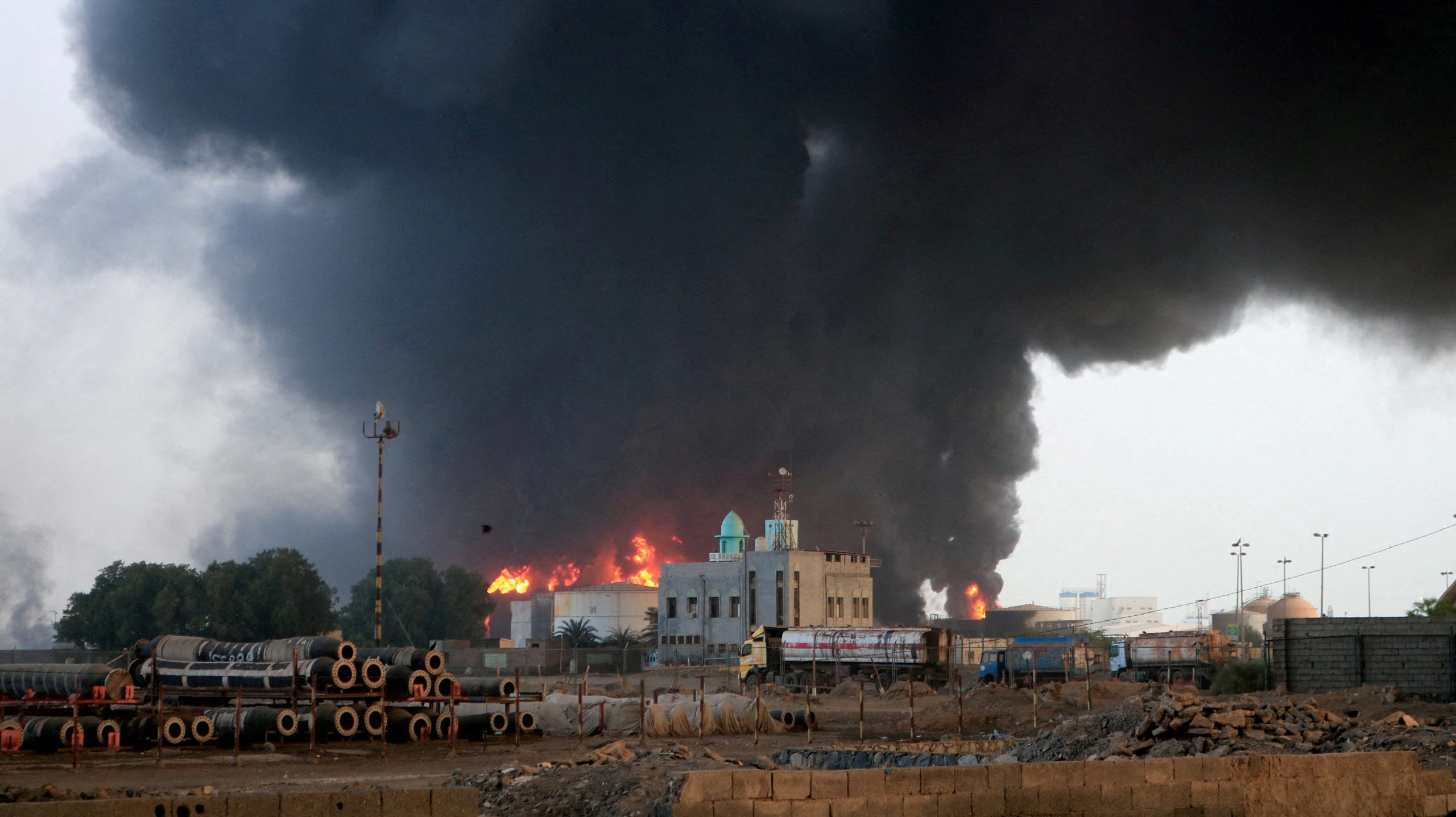 Houthi Missile Evades Defenses, Shuts Down Israeli Airport and Triggers Retaliation Threats