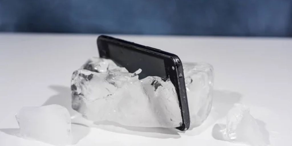 How to Reset a Frozen Smartphone Safely