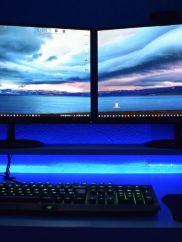 How to Set Up Dual Monitors for Maximum Productivity