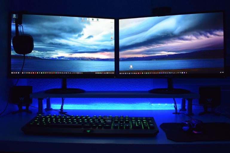 How to Set Up Dual Monitors for Maximum Productivity
