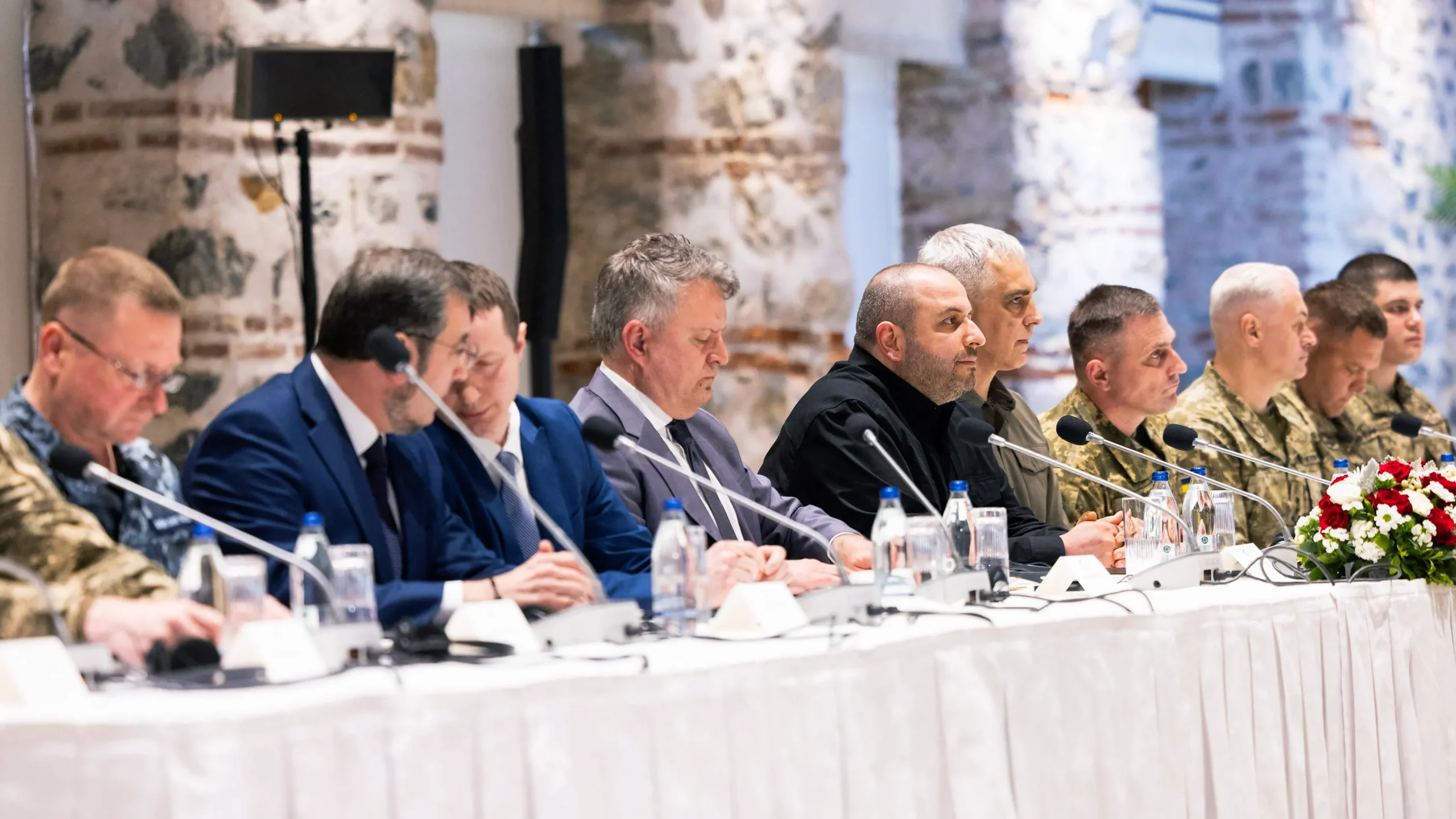 Russia Ties Peace Talks to Prisoner Swap as Civilian Deaths and Territorial Demands Stall Progress