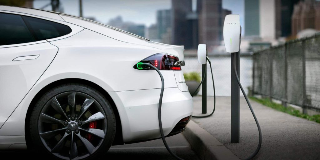 The Rise of Electric Vehicles: Top Tech Features
