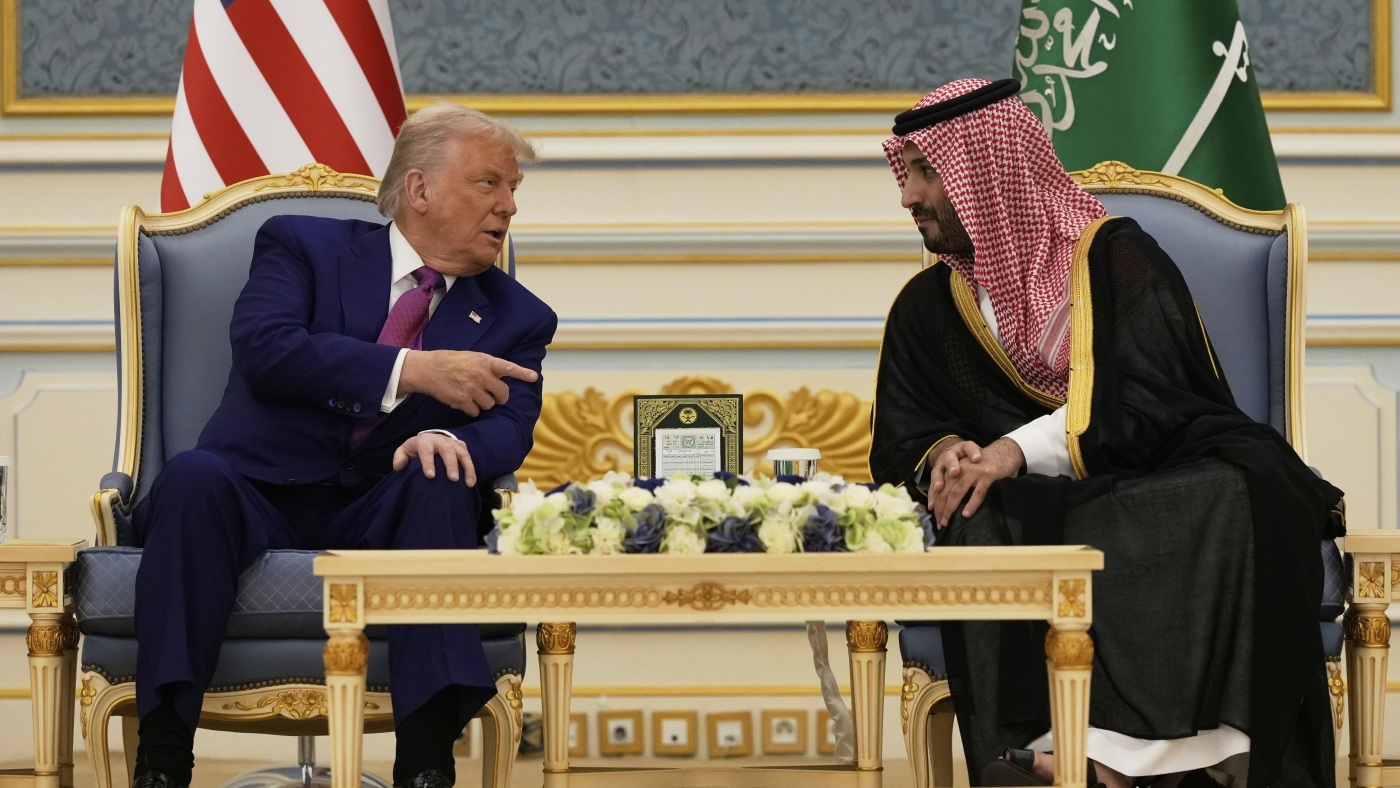 Trump Praises Saudi Crown Prince During Riyadh Visit, Strengthening Ties Amid Human Rights Backlash
