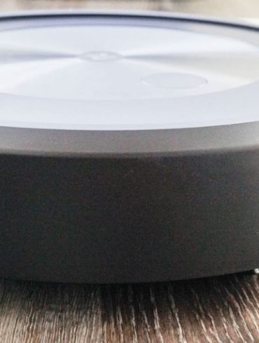 iRobot Roomba j7+