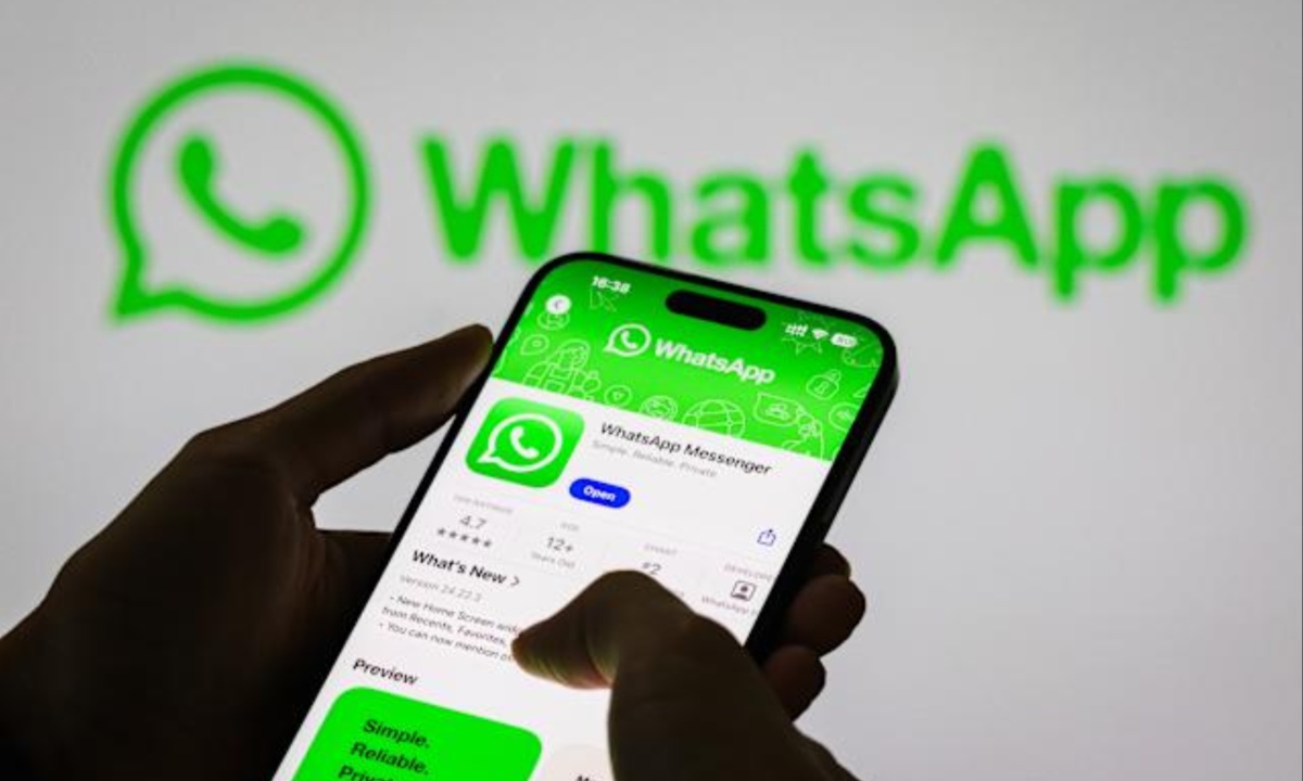 Iran Urges Citizens to Delete WhatsApp, Alleges Israeli Ties as Privacy Fears Resurface