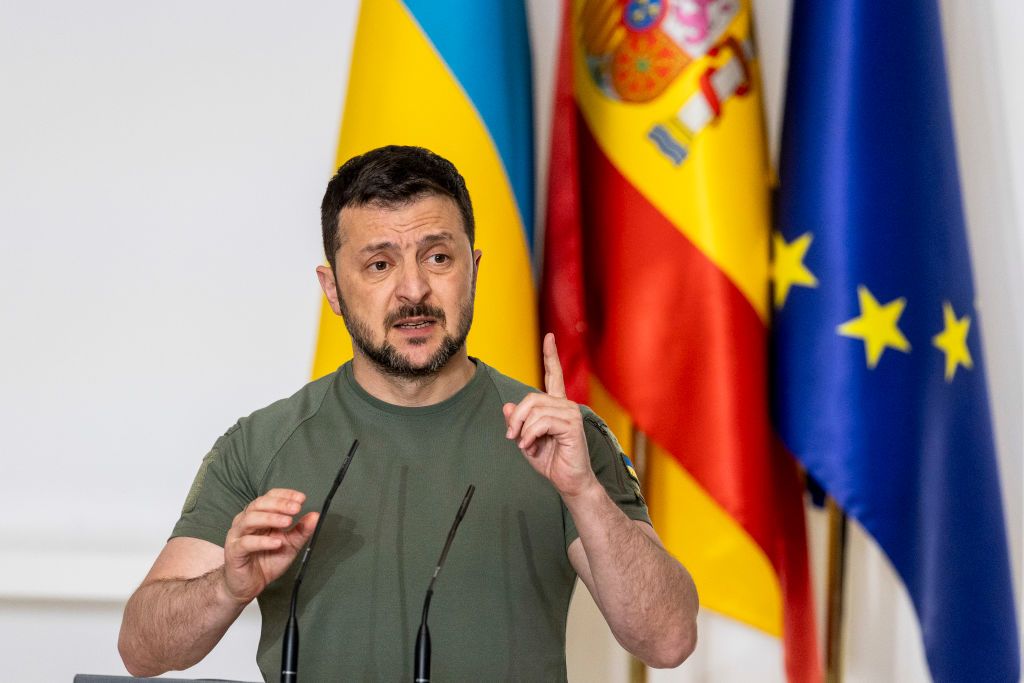 Russia Unleashes Massive Strikes on Ukraine as Zelensky Urges Global Action and Peace Talks Stall