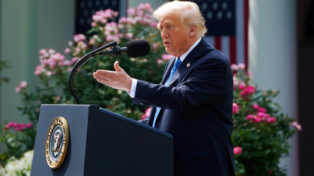 Trump’s Shift From Decisive Peacemaker to Detached Observer Raises Doubts Over Ukraine Strategy