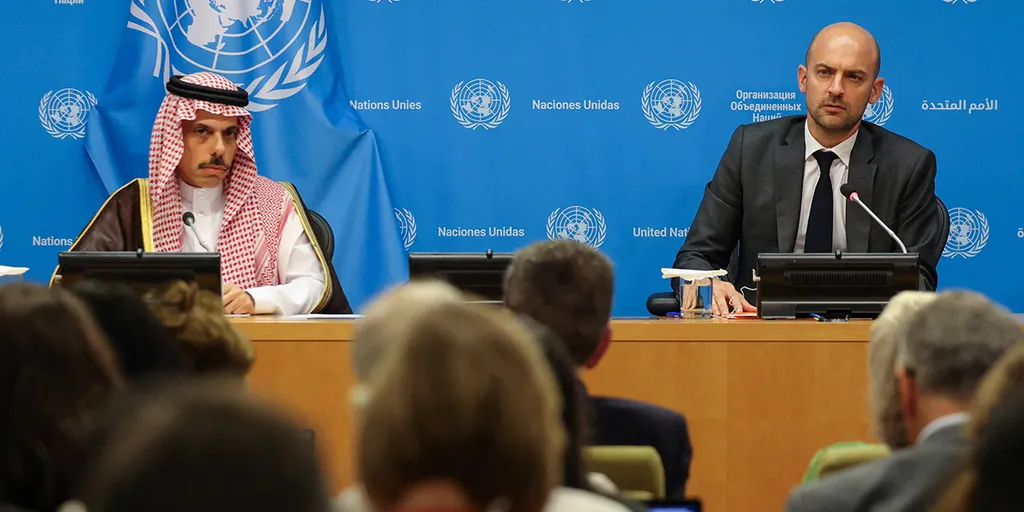 Arab Nations Break Silence, Urge Hamas Disarmament as Global Coalition Backs Palestinian Authority Rule