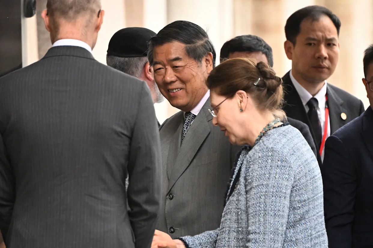 China Pledges Trade Support as Stockholm Talks End Without US Tariff Agreement