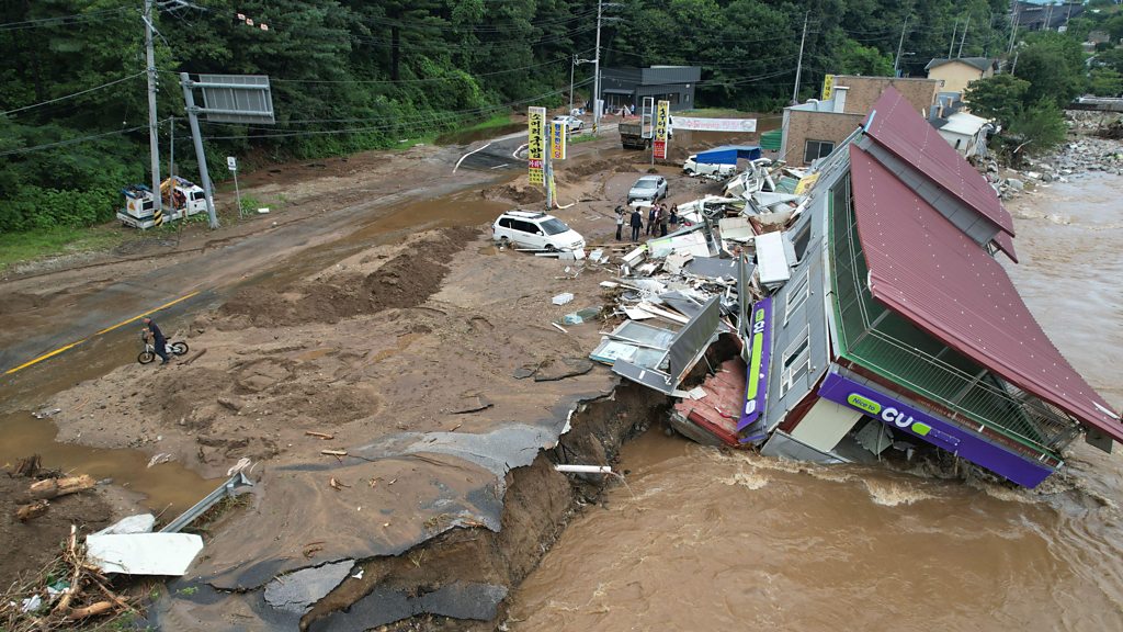 Deadly Floods and Landslides Devastate Southern South Korea as Heatwave Threatens Recovery Efforts