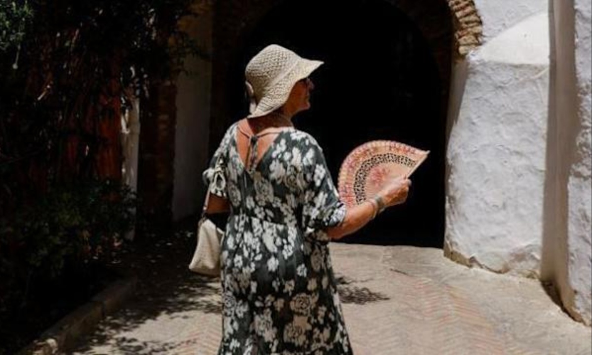 Europe Faces Unprecedented Heatwave as Fires Spread, Schools Close, and Climate Warnings Intensify