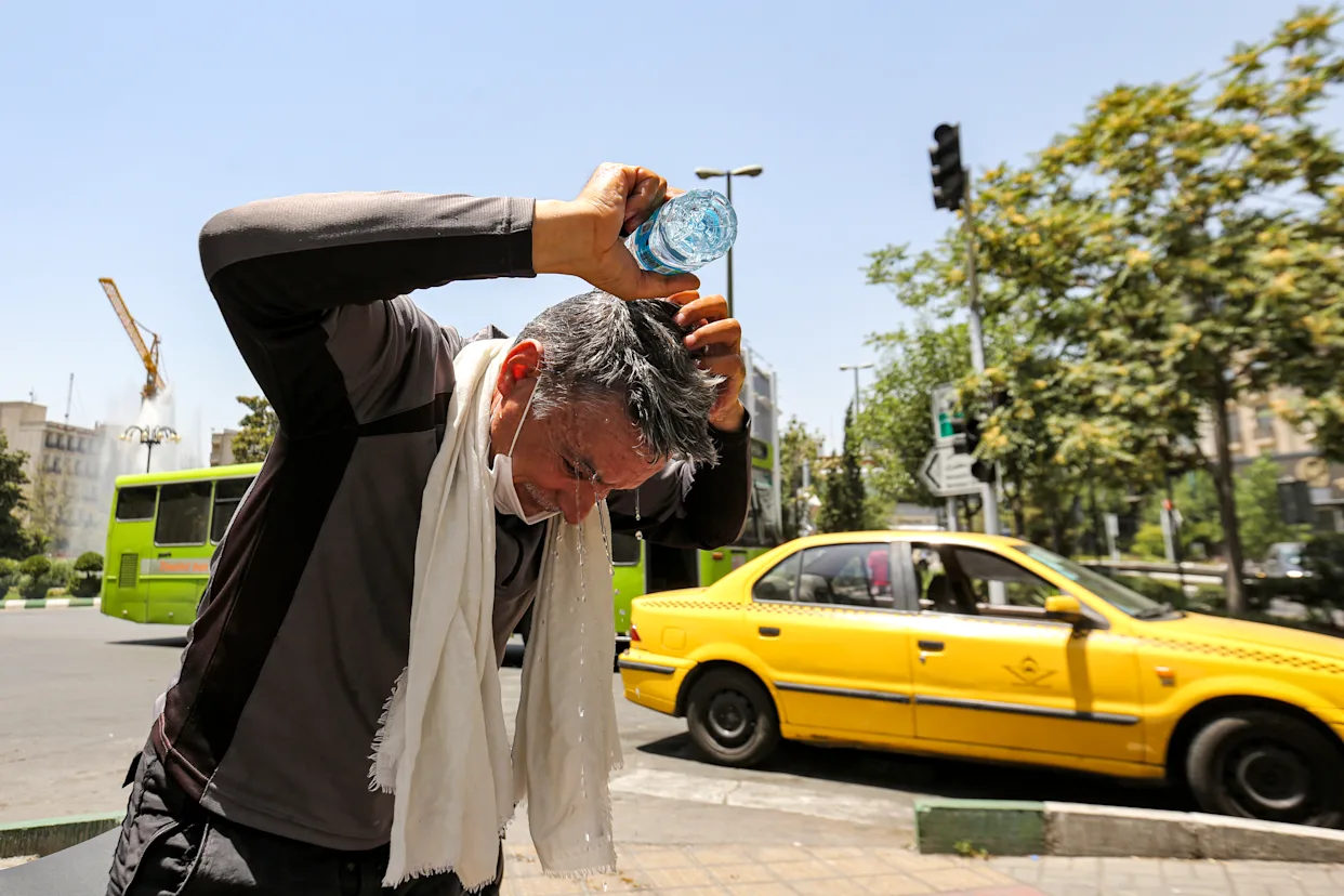 Iran Shuts Down Public Sector as Heatwave Sends Tehran Residents Fleeing to Cooler North
