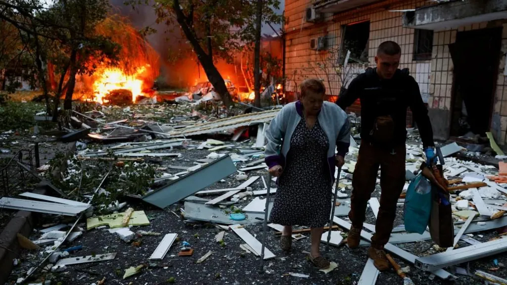 Russian Strikes Kill Six in Kyiv, Including Child, as Ukraine Urges Global Action and Ceasefire Pressure Mounts