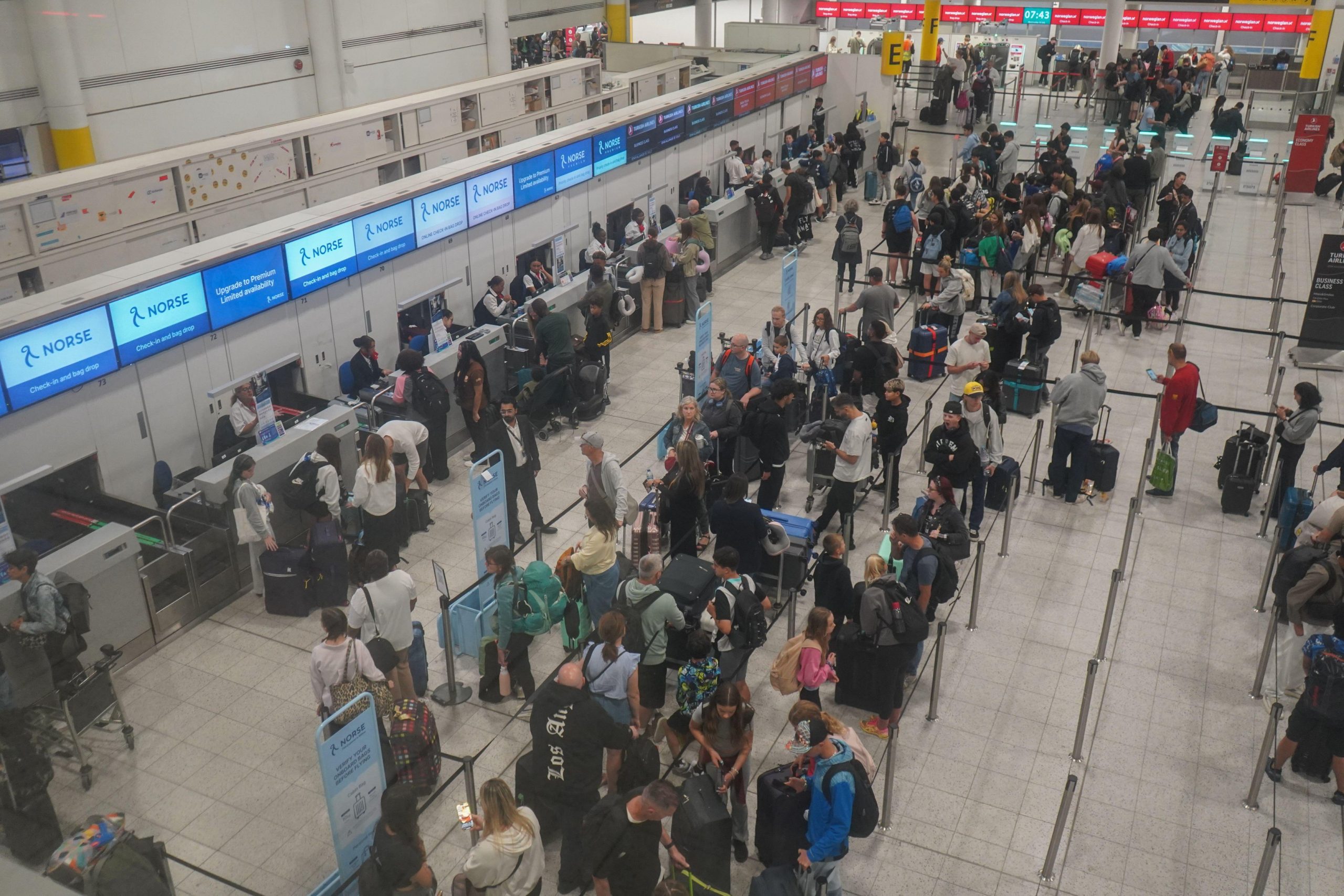 UK Flight Chaos Eases After ATC Failure, but Delays and Frustration Linger Amid Summer Travel Surge