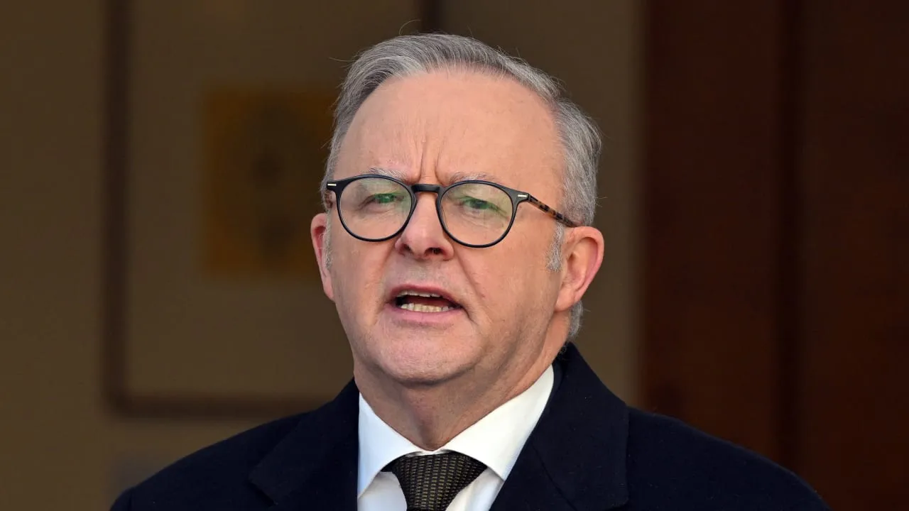 Australia Expels Iran’s Ambassador After Tehran Linked to Antisemitic Attacks on Sydney and Melbourne Sites