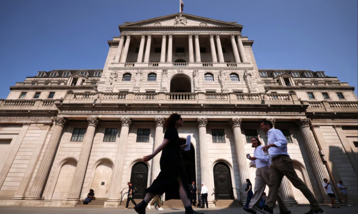 Bank of England Cuts Rates Amid Inflation Worries and Deepening Policy Divide