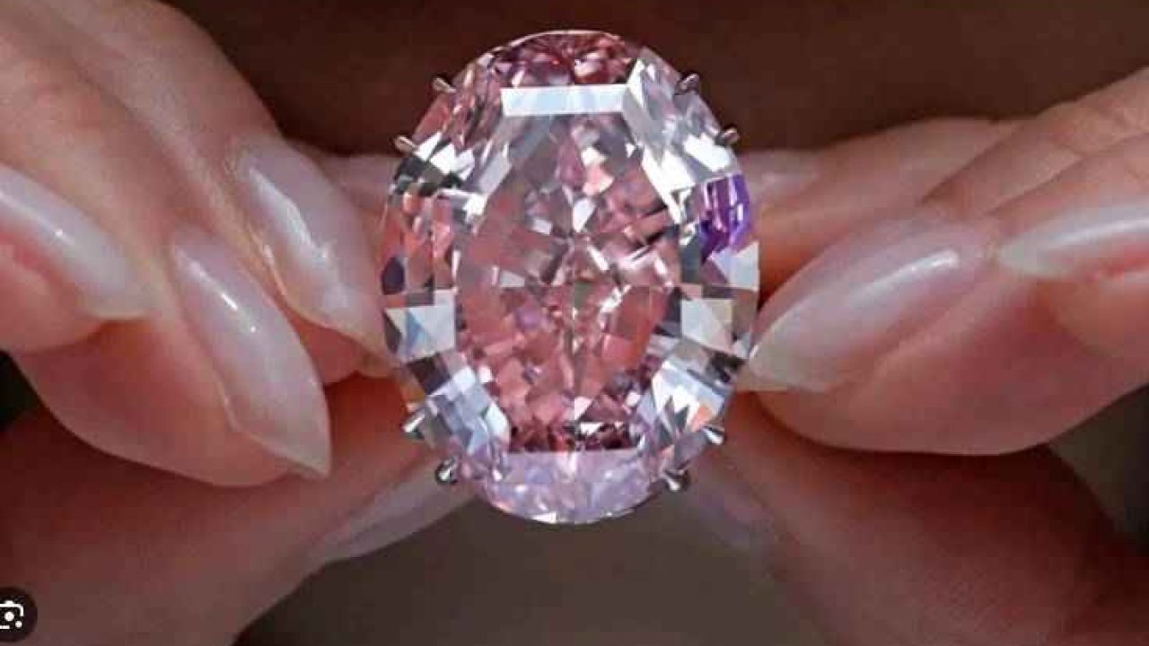 Dubai Police Capture $25 Million Pink Diamond Thieves Within Hours Using AI Surveillance