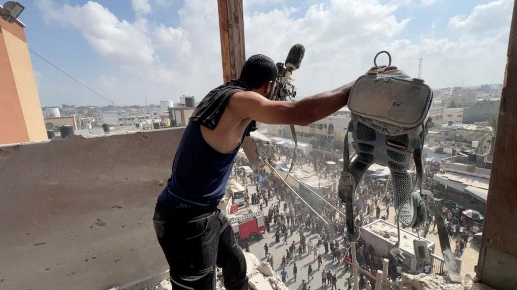 Israel Faces Global Condemnation After Deadly Strikes on Gaza Hospital Kill Journalists and Medics