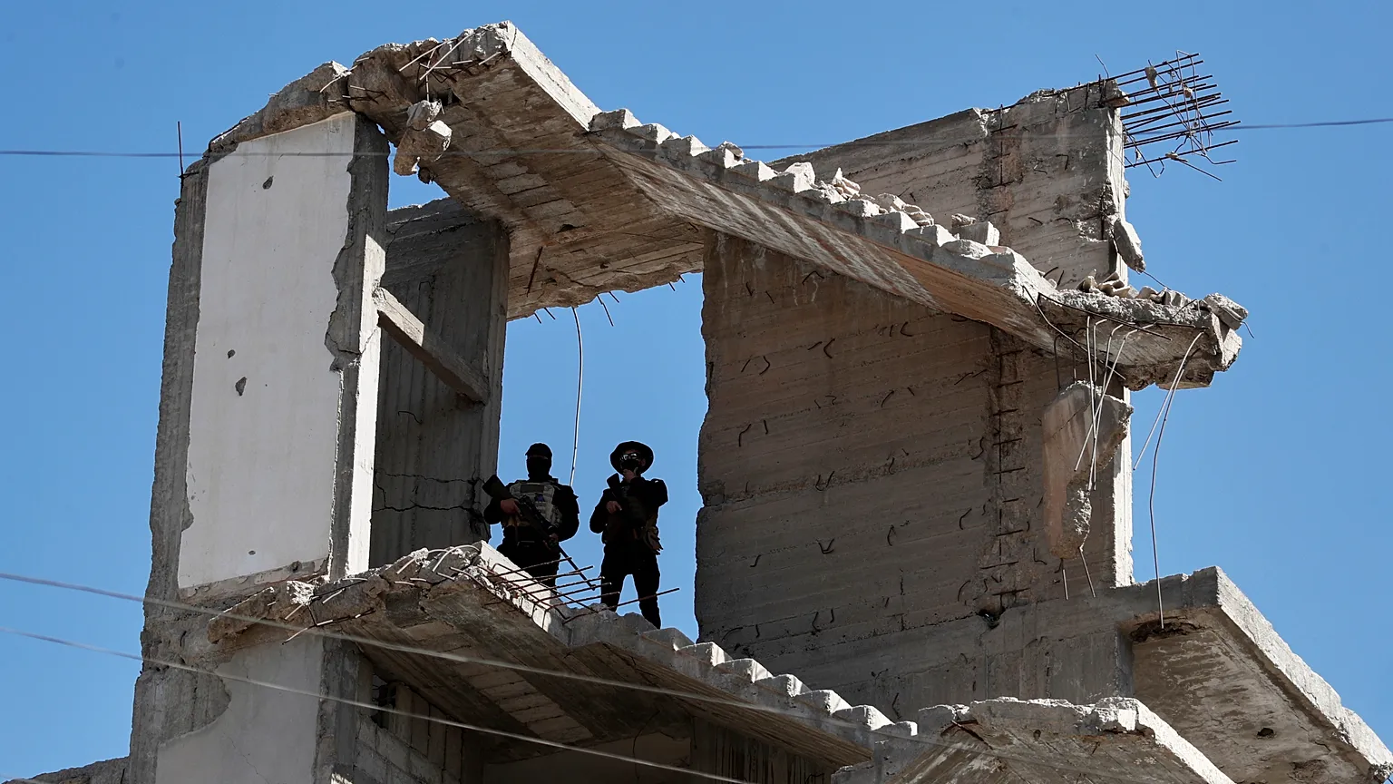 Israeli Strikes Kill Syrian Soldiers as Airborne Operation Near Damascus Fuels Escalation